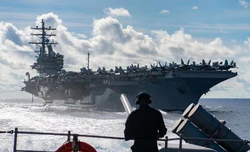 要知道，伊朗也拥有高超音速导弹。这些高超音速导弹，理论上来说，美国的航母编队也无