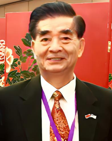 你敢信吗？一个被美国安插在中国潜伏了多年的间谍头子，居然是个天天笑眯眯、热心肠到