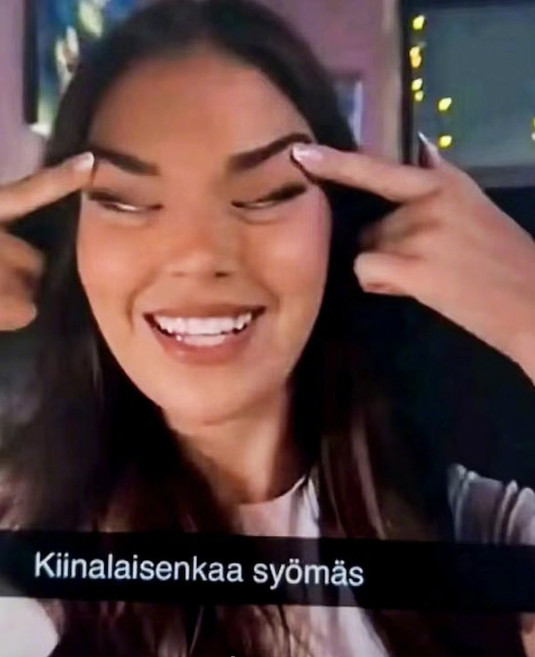 芬兰全国选美主办方召开记者会，宣布撤销现任芬兰小姐SarahDzafce的