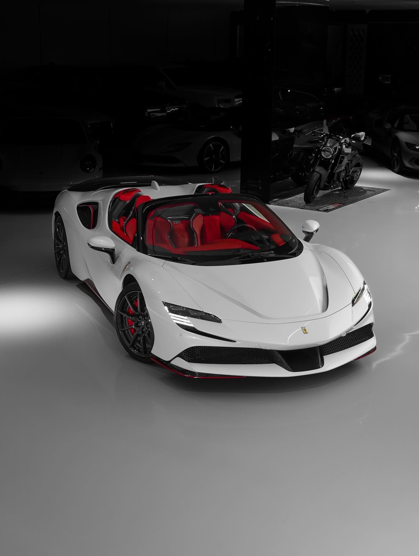 细节决定一切。法拉利SF90定制版。..法拉利sf90豪车超跑car时尚