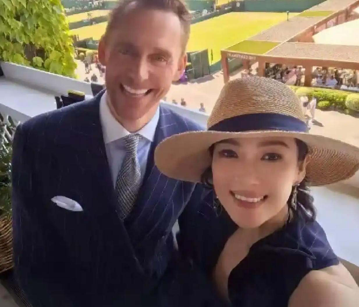 离开滤镜和美颜，中年的的疲惫感藏也藏不住，章子怡也不例外。有网友在健身房偶遇章