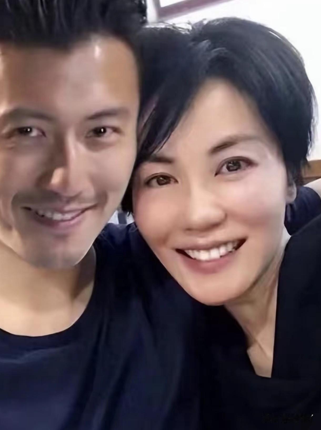全网都在吹谢霆锋王菲十几年不离不弃是神仙爱情，我就敢说一句大实话：他俩就是顶级高