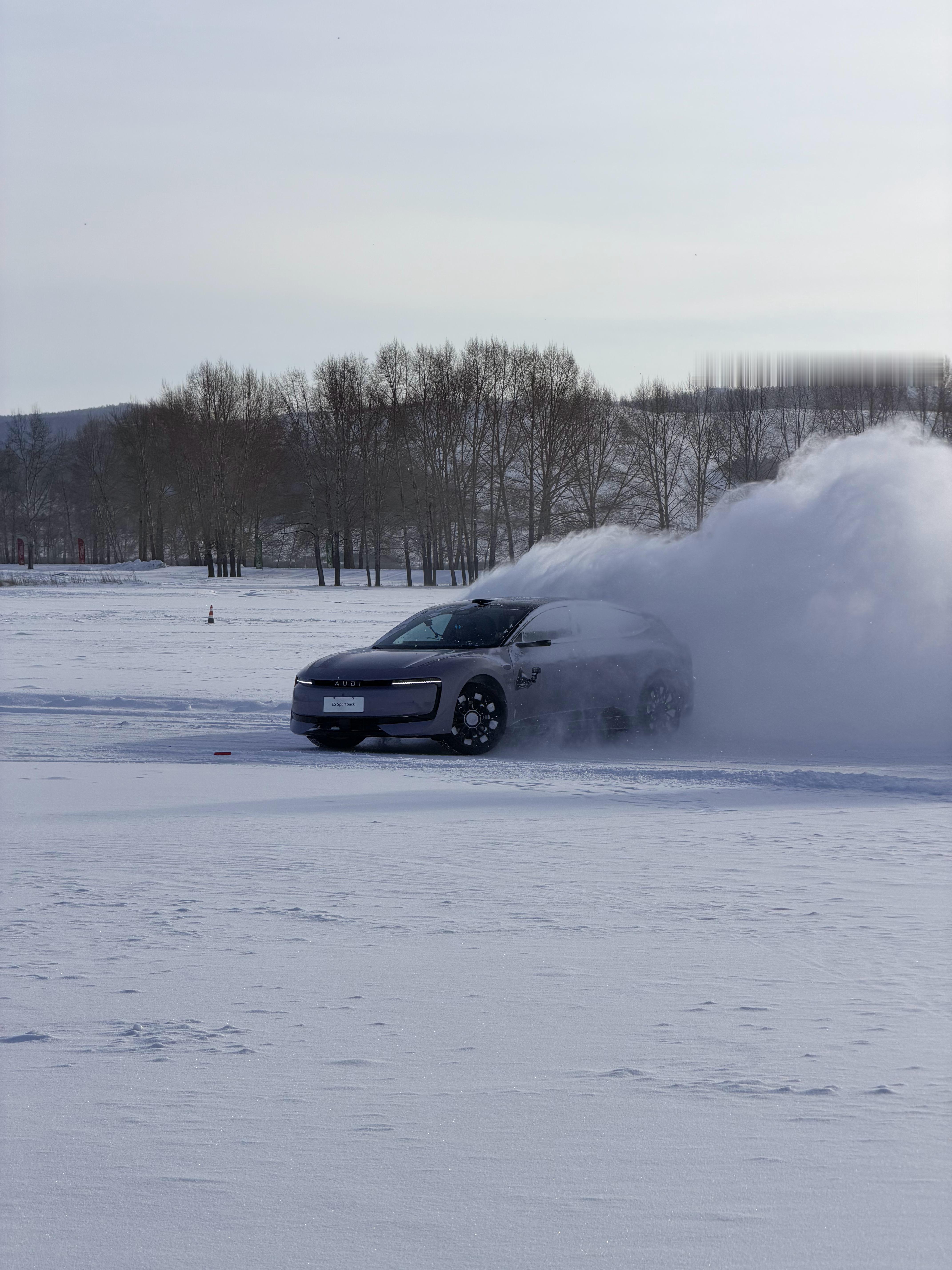 如何才能练成像一样的冰上飘高手