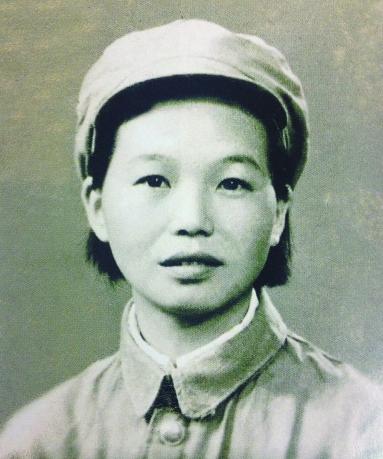 1943年，一位身怀六甲的新四军女干部，在溧水乡间被国民党顽军逮捕，之后她两次逃