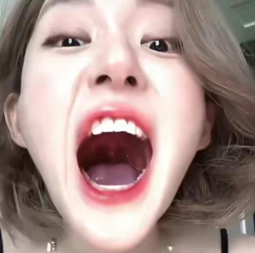 别拿玩梗当挡箭牌！赵露思直播中招，这就是赤裸裸的性骚扰！2026年4月10日