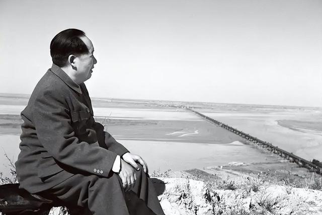 原来毛主席在1949年就想要攻打台湾，那时候应该是最好打的吧。1949年7月份，