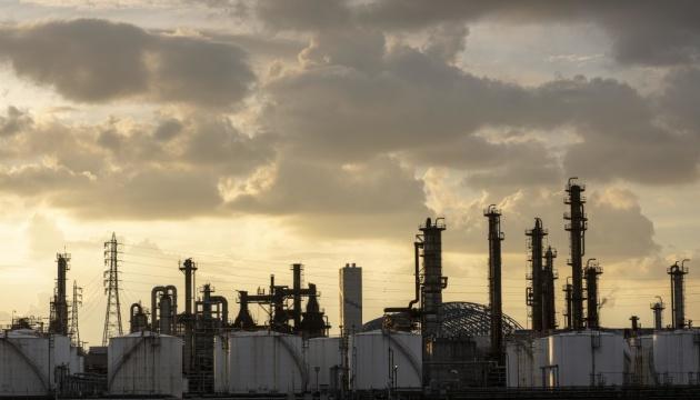 多家印度大型炼油厂12月拒购俄罗斯石油，转为购买美国石油。据外媒报道，五家印