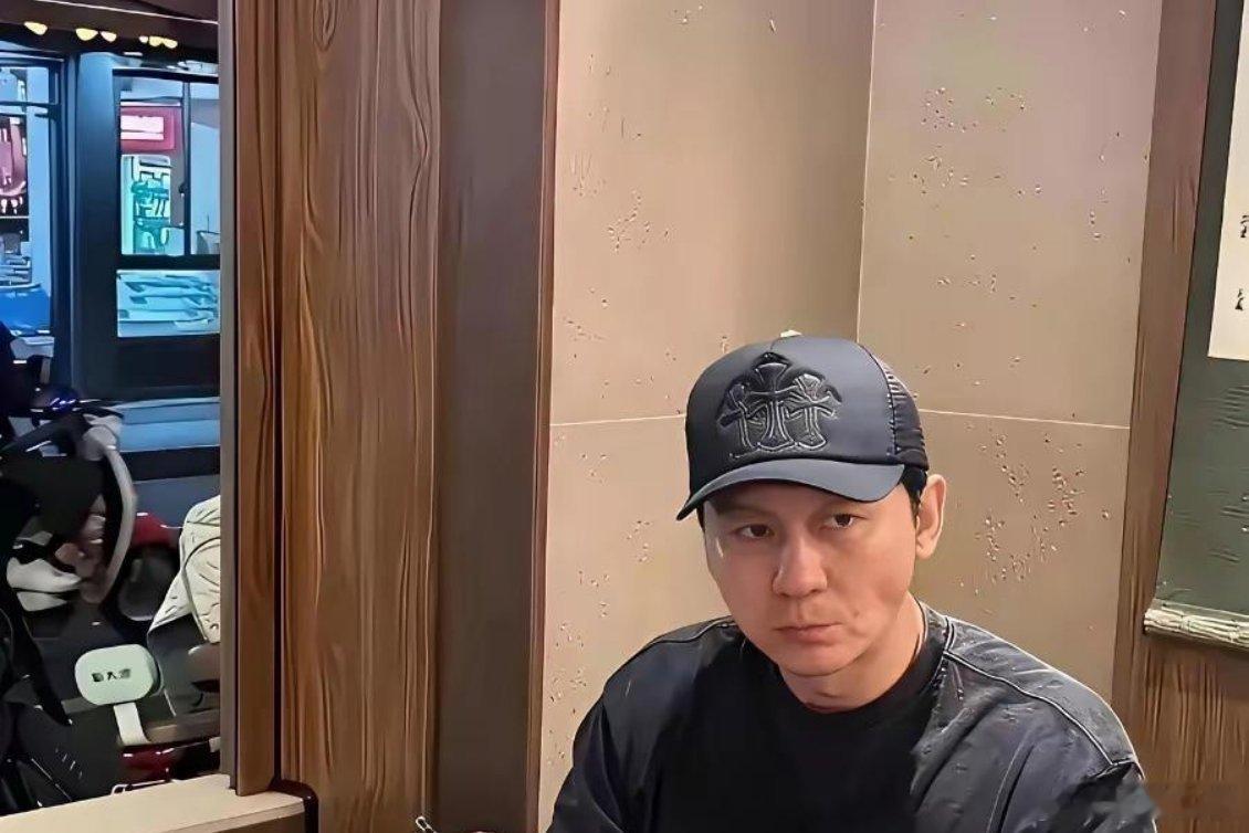 原来李晨才是内娱被严重低估的生存高手！当年跑男分红，鹿晗单季拿4000万，邓超拿