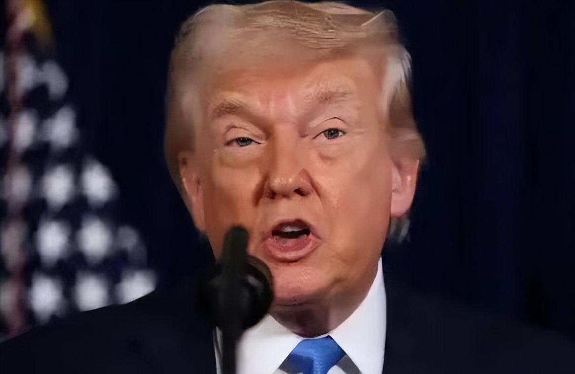 特朗普这回玩的确实绝，甚至可以说是开创了美国政治史上的一个“奇观”：一位现任总统