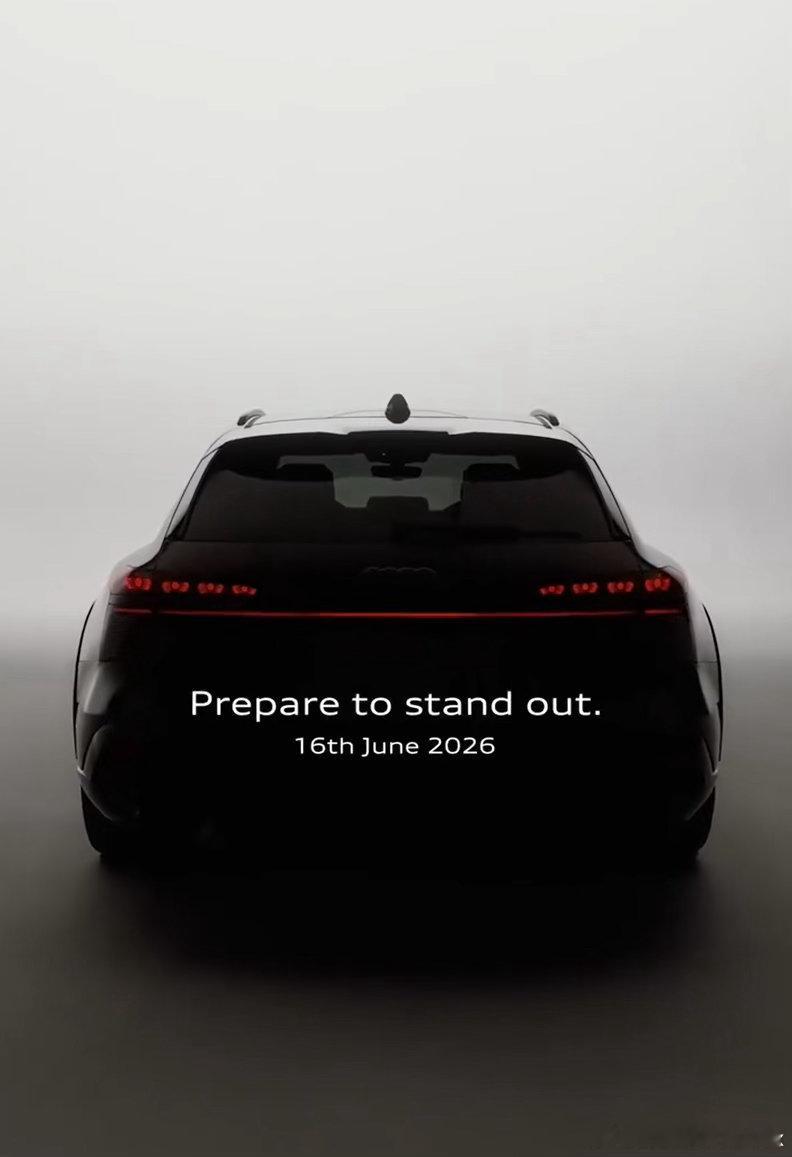 全新奥迪A6Allroad，这车肩真性感，但看来尾灯是跟轿车版一样有两个多余