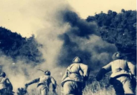 毛主席的军事能力有多强？抗美援朝爆发后，毛主席与彭德怀等等人设下一个计中计，打的