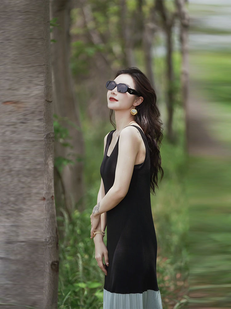 独特漂亮绝美气质高级感连衣裙女2025年夏季新款今年流行爆款裙子