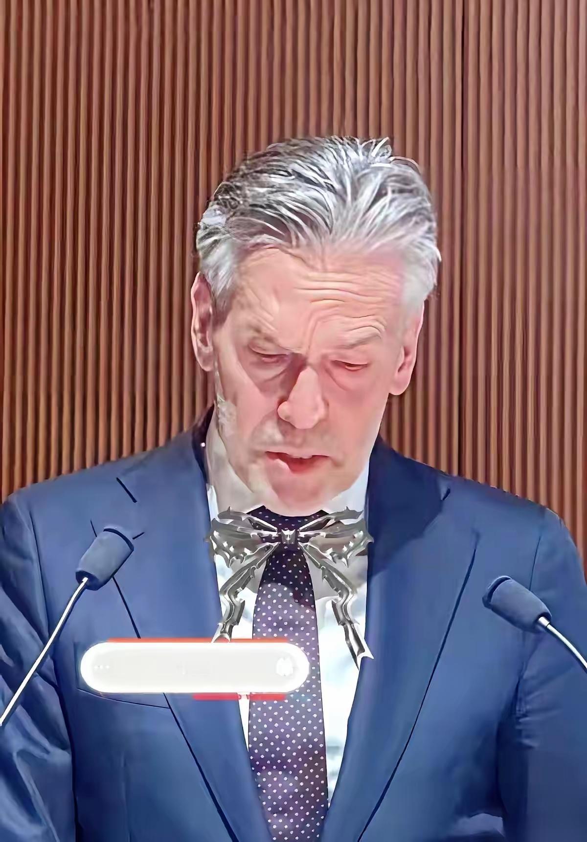 荷兰冻结咱中资安世公司后，欧洲车企立马慌了！大众生产线停了，一天就亏1个亿，宝马