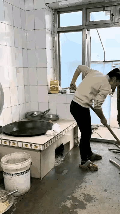 这是潘银莲！不是潘金莲！[呲牙笑][呲牙笑][呲牙笑]