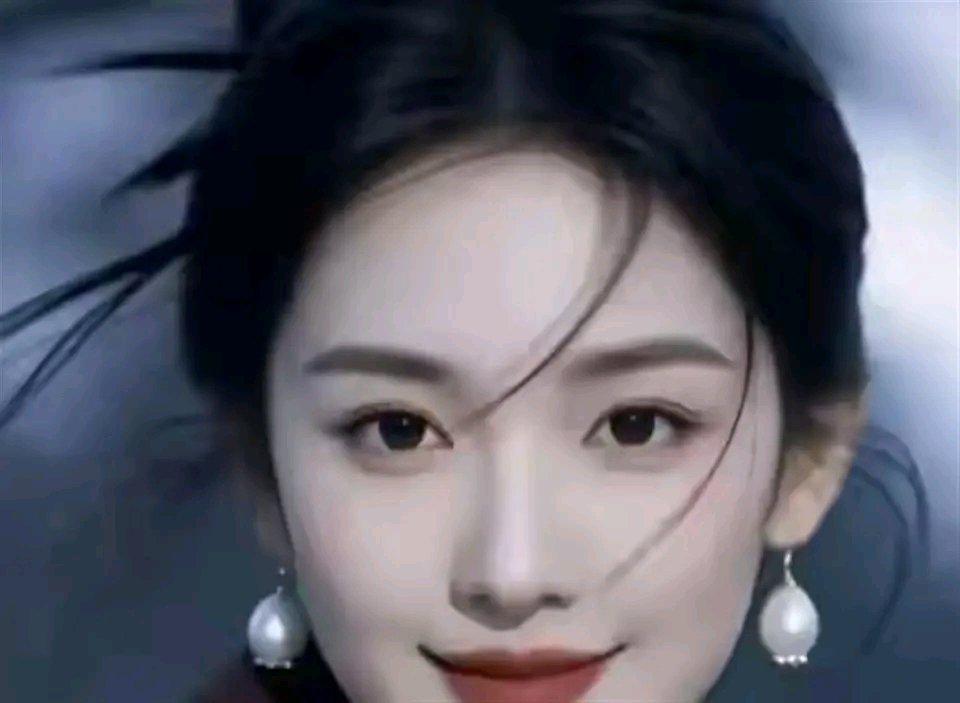 男女之间一旦有了暧昧关系，真的很难忘掉。好多人到三十好几，还对大学时的暧昧对象念