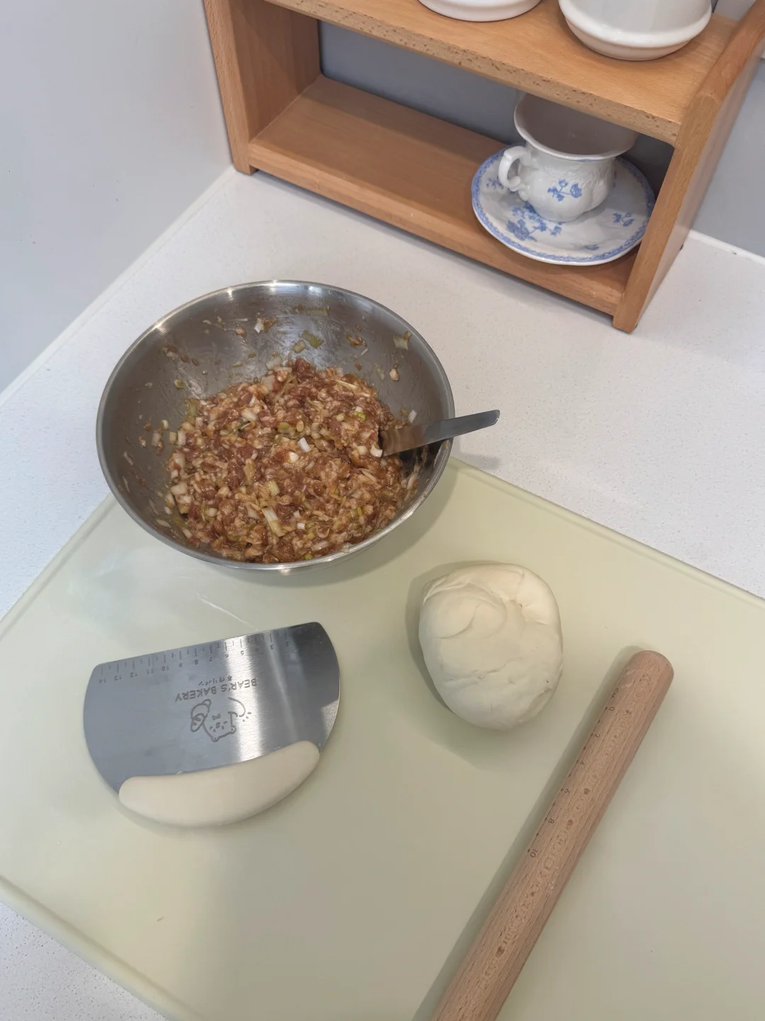 自己在家做预制大葱猪肉水饺，想吃随时煮