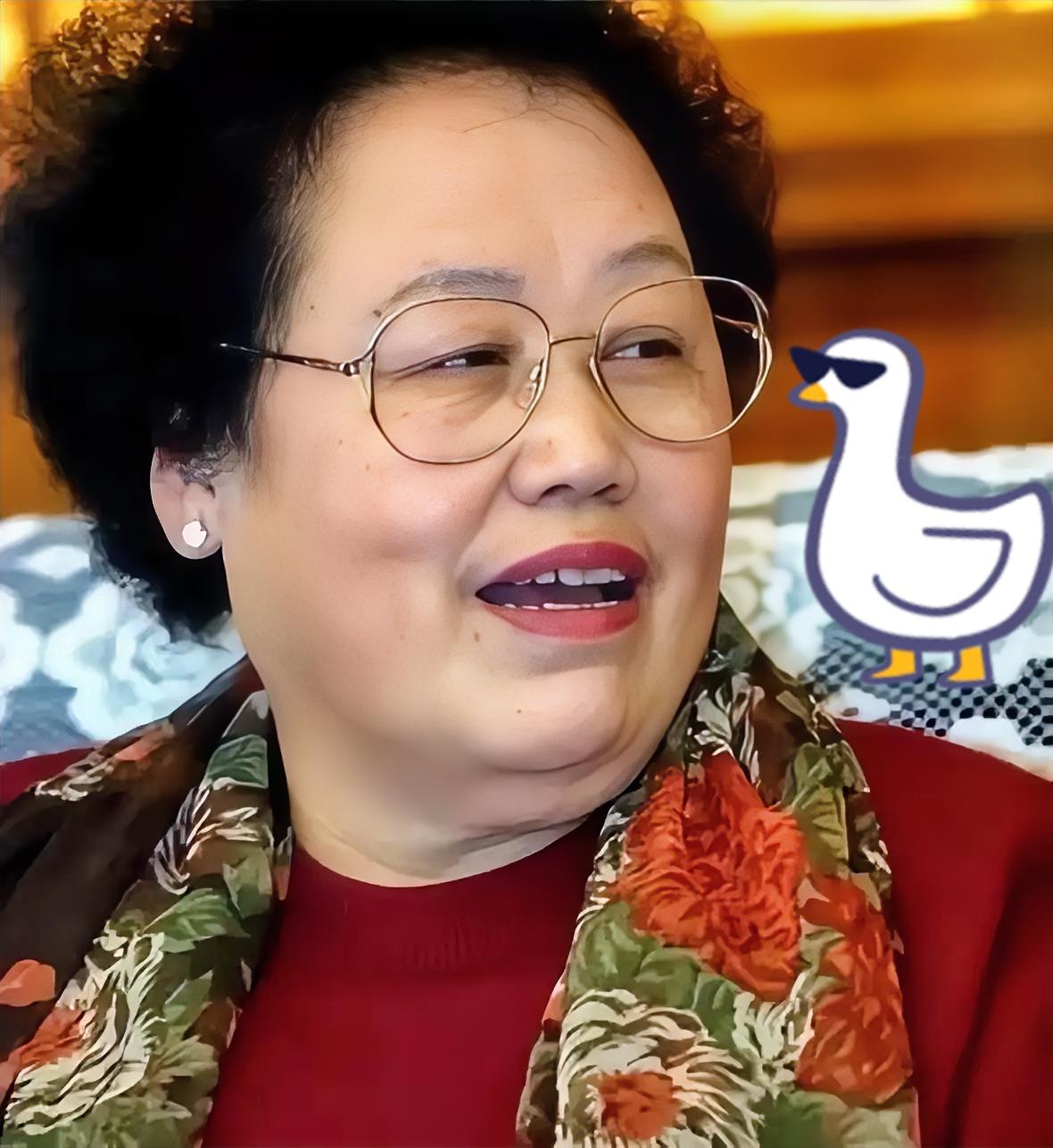 陈丽华离世要说她这辈子最该感谢的人，我觉得不是老公迟重瑞，而是她那个低调本分