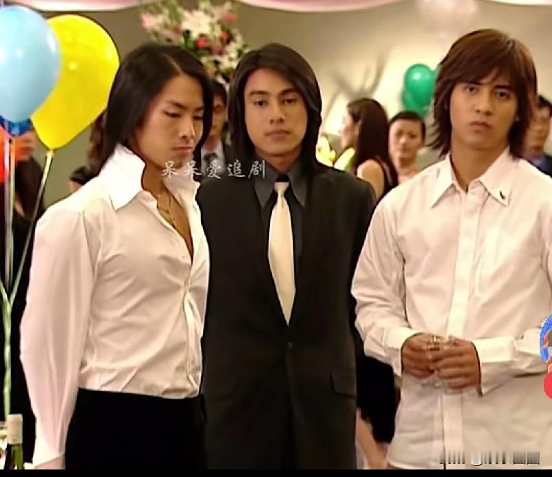 这个时期最帅是朱孝天，怪不得李冰冰千里迢迢来送菜…在台湾版《流星花园》中，F