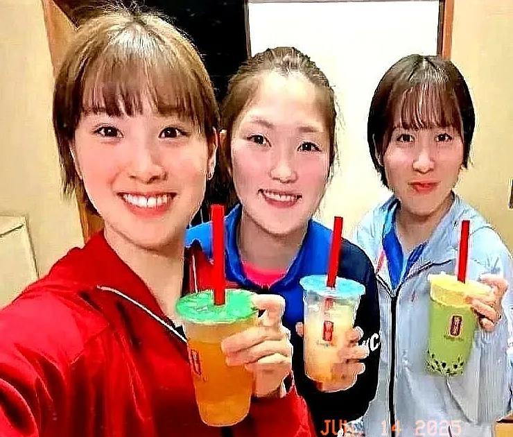 哎哟喂，张本美和小妹妹这回没来乒超，怕不是要把小拳头都攥出水儿喽！瞅瞅人家平野美