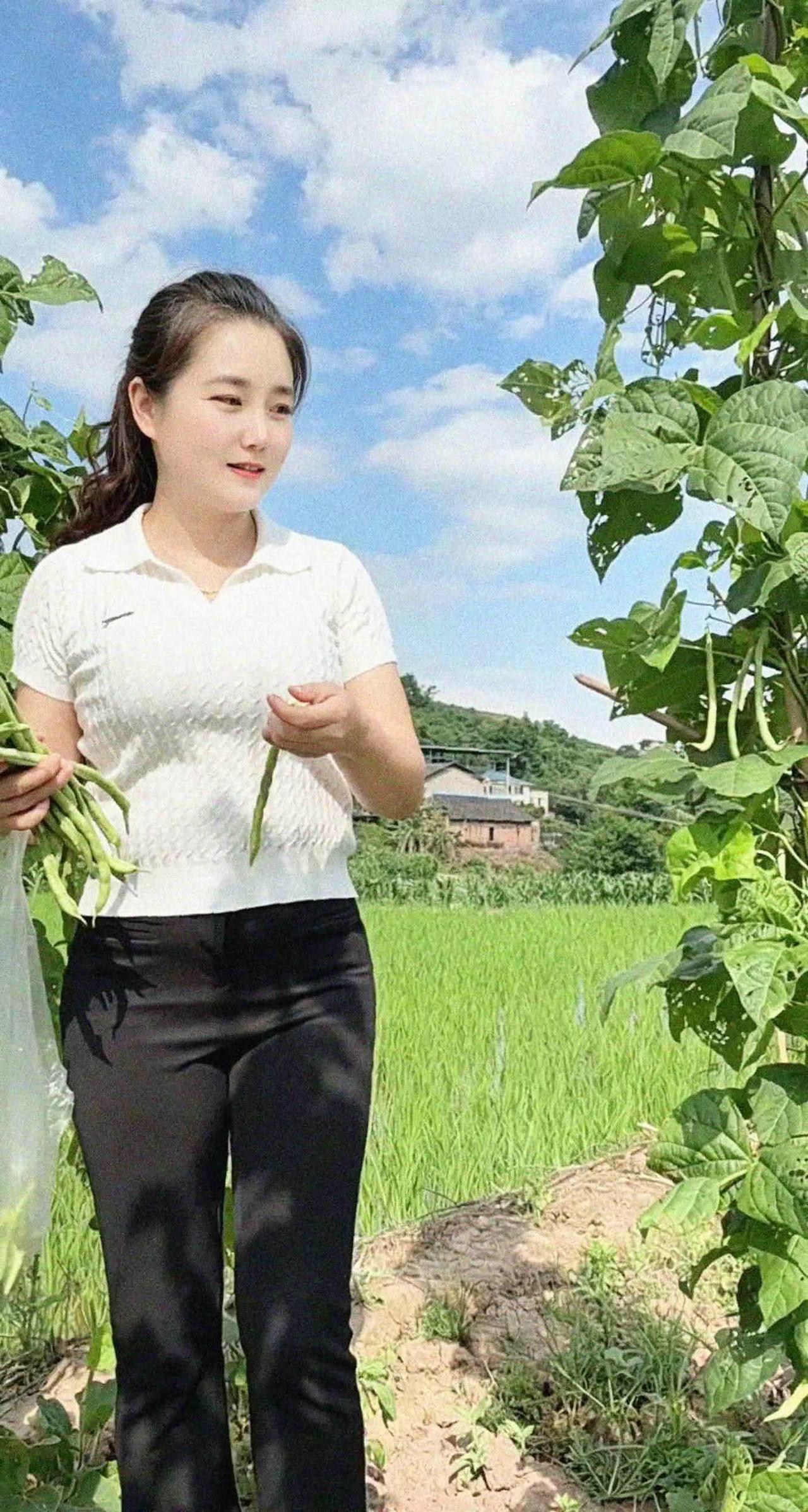 普通女孩，拥有顶级臭美基因。