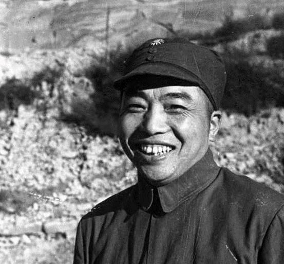 这个军的军长没有军衔，可下辖的支队司令员，却是元帅与大将军衔1946年初，南京