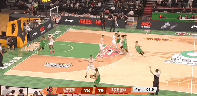 同样是对阵江苏队，同样是最后2秒钟落后江苏队1分，看看辽宁队主教练乌戈布置的战术