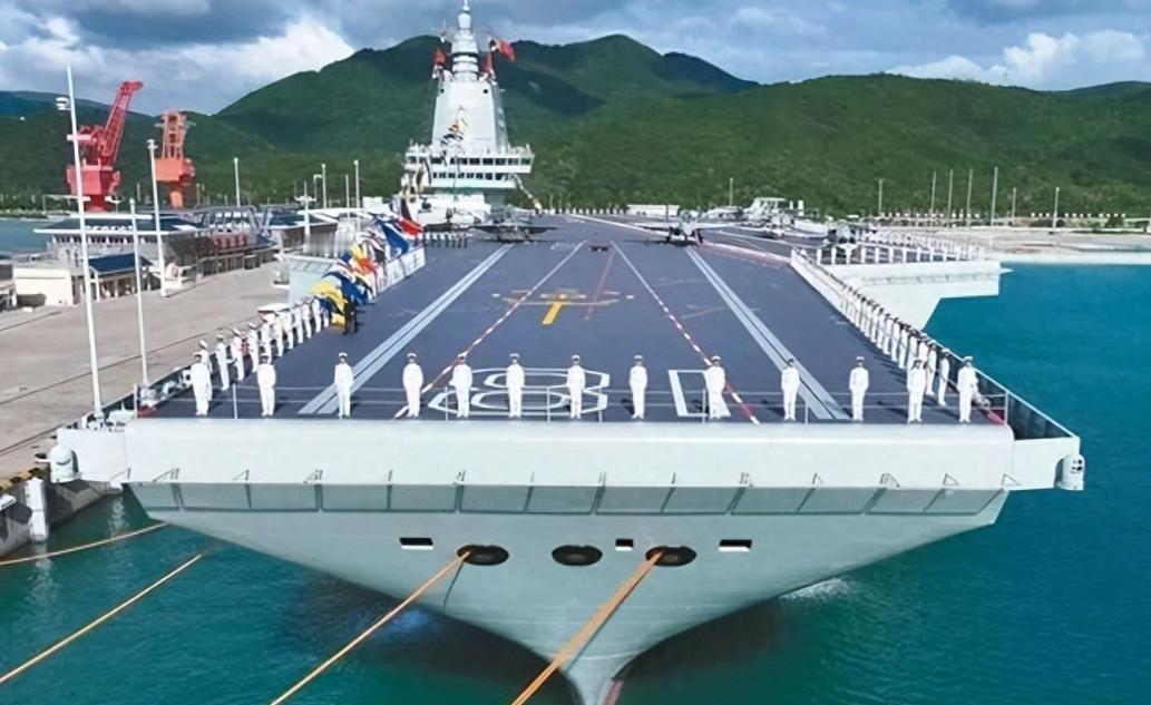 /天大好消息！航母要量产！央视旗下“玉渊谭天”于2025年11月（福