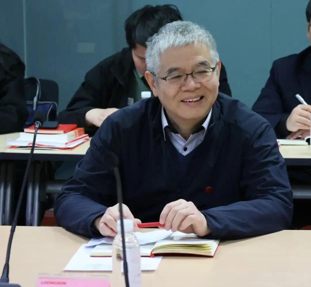 “中国学术界喜欢跟风美国，却不解决卡脖子问题！”中科院胡伟武教授去年语出惊人，一