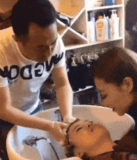 如果理发师是个帅哥，结局可能就不一样了😯😯​​​