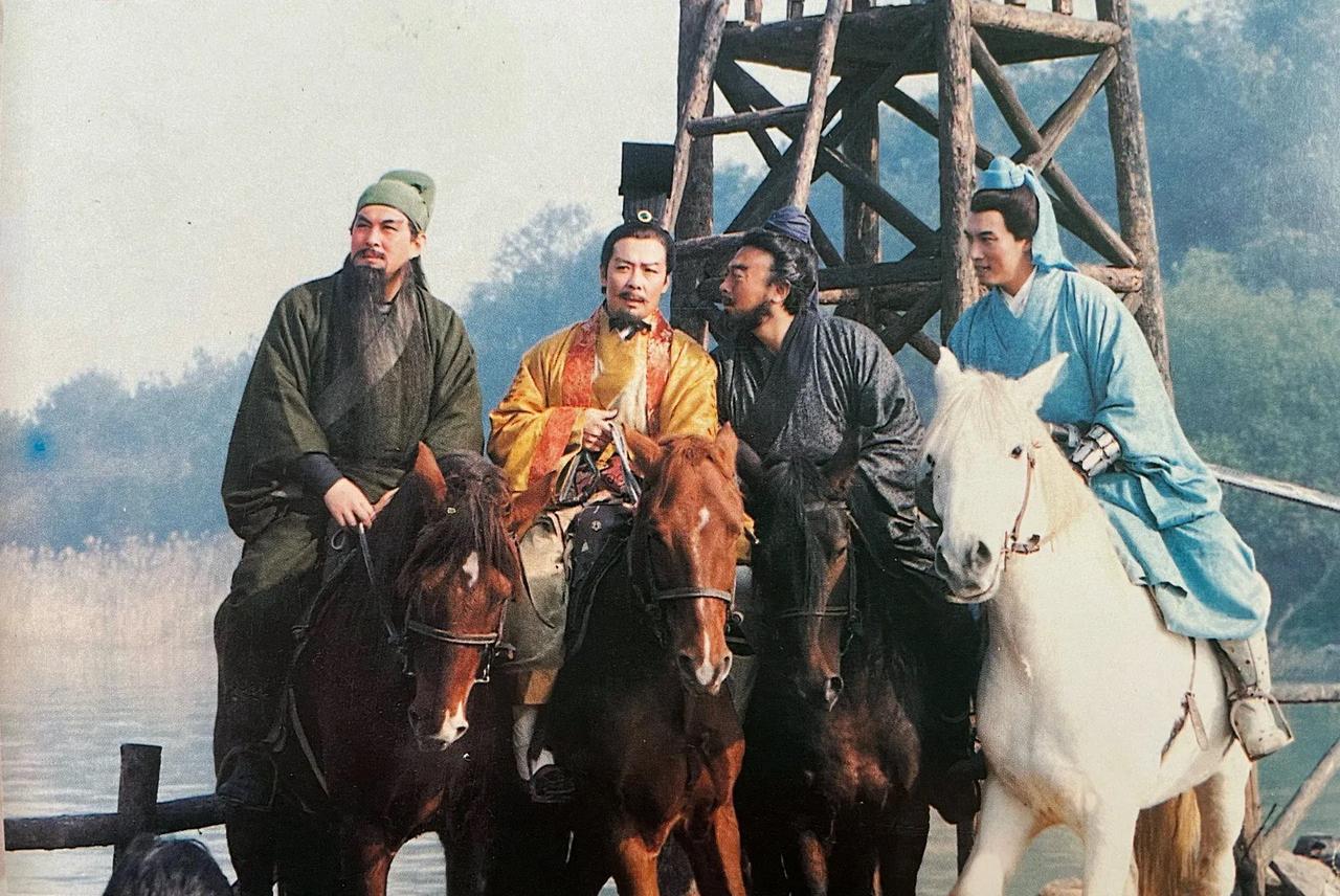 94版《三国演义》刚杀青，泰国以一集6000美元买走了84集的播放版权。随后，日