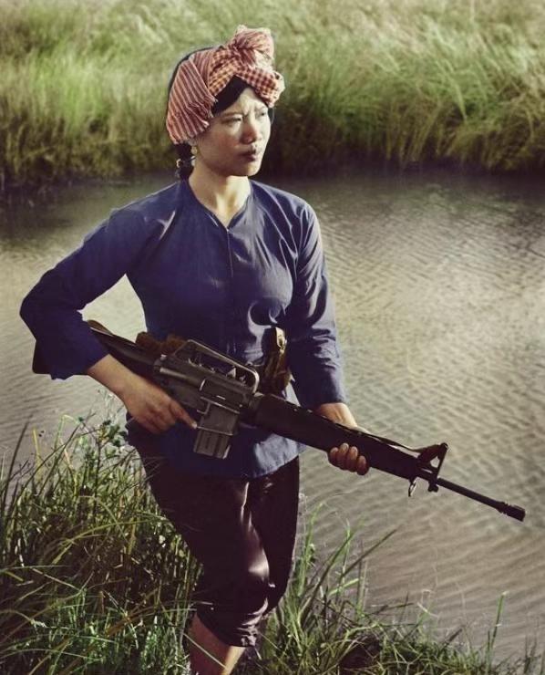 1961年，美越战争期间，因越南女兵擅长色诱、易容，击杀不少美国大兵。美军竟用了