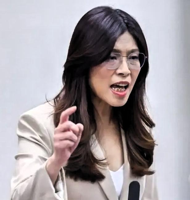 国民党敢三线反攻，底气何来？拆解岛内政坛这一轮博弈布局前言岛内政坛掀起新