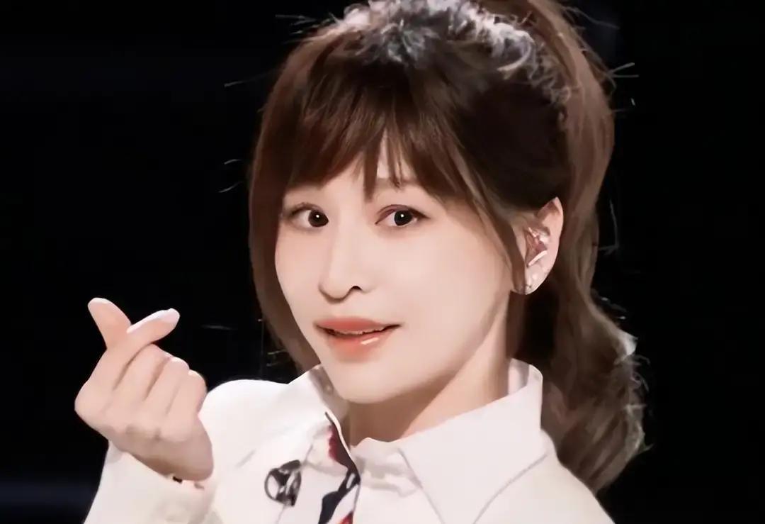 2010年，范植伟对记者说:“王心凌17岁和我在一起时，已经没了第一次，让我很失