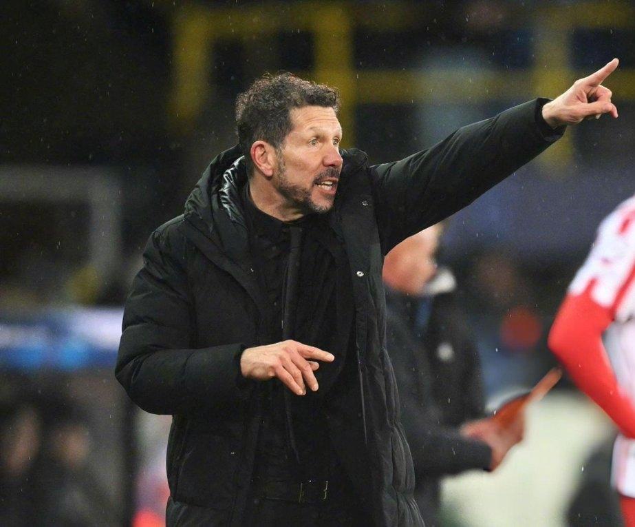 欧洲转会新闻！★超完美答案！赛后新闻发布会，记者问：为什么打入3球却未能获胜