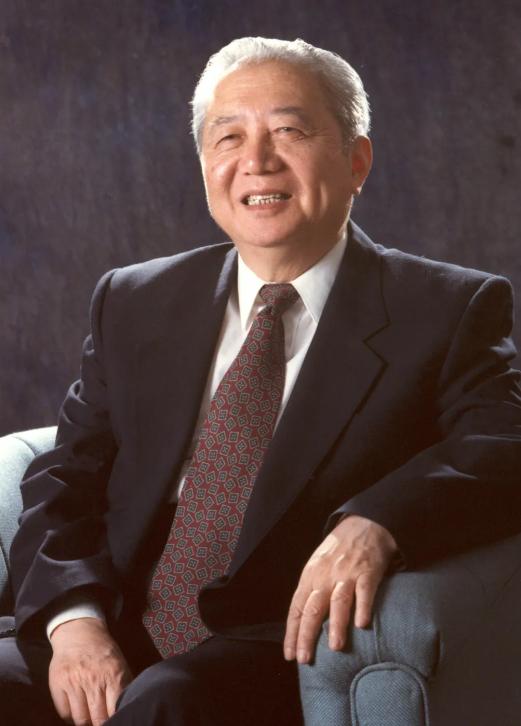 2001年，美国将淘汰机器高价卖给我们，让中国亏损好几亿，中石化的几位资深技术人