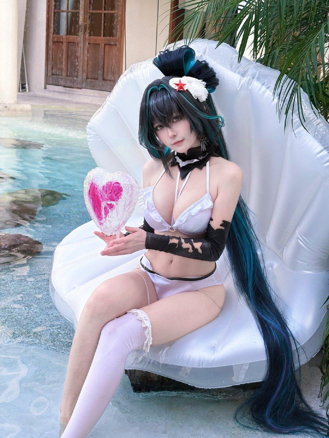 #胜利女神新的希望#还有一些赛莲！炫耀这个超还原的悬浮泡泡中…​
