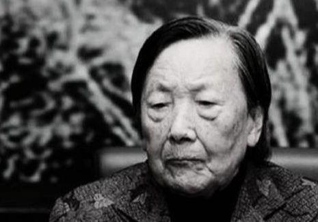 13岁，她说，一天要被糟蹋20多次，肚子被蹂躏到肿胀鼓起，那些日本兵就用军靴，一