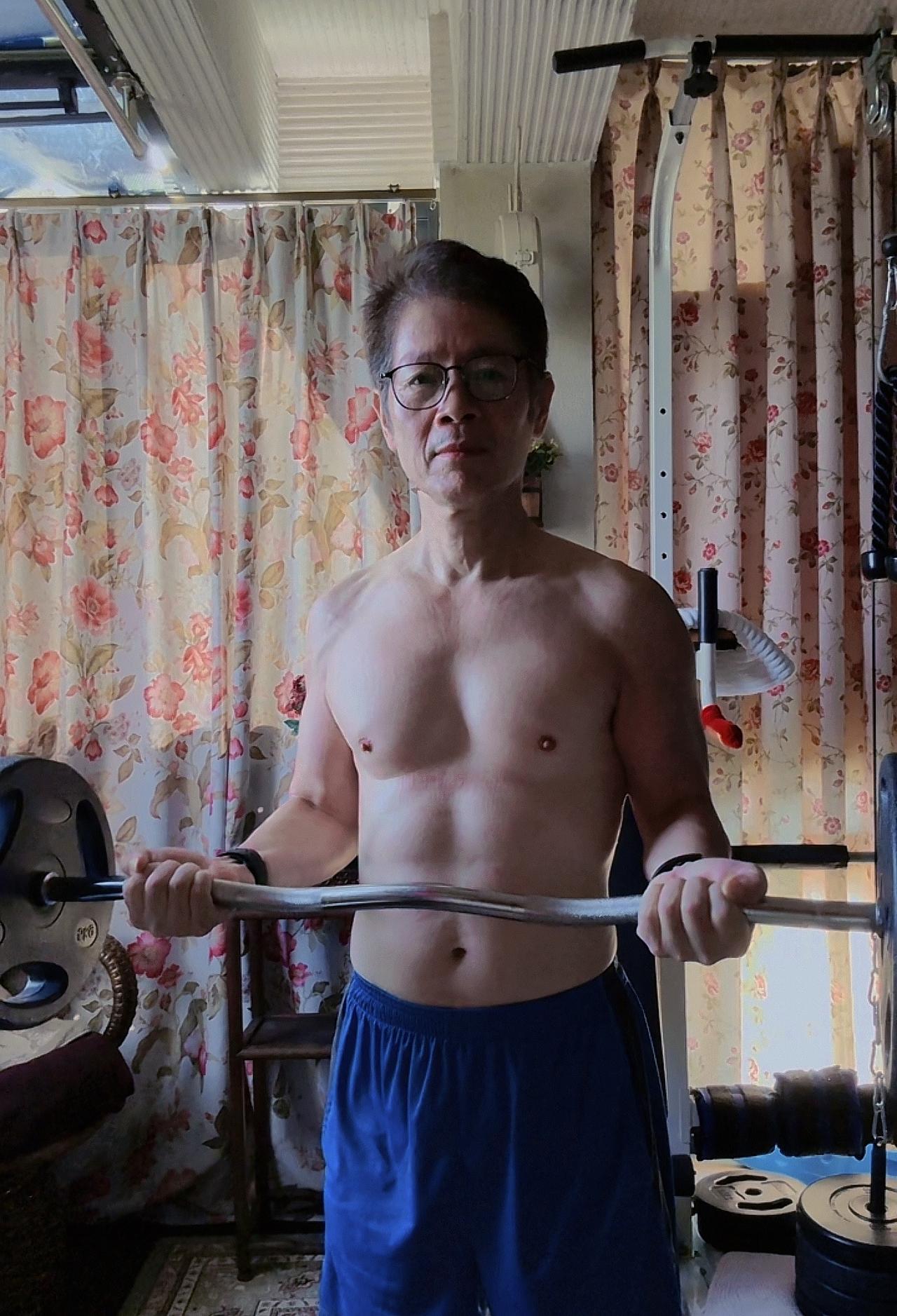 显年轻的终极秘诀：不是护肤不是早睡，而是坚持这件事！为什么有的人，明明年纪不