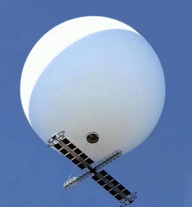 美国的高空侦察气球飘到我国来了？那也不能留着它！2026年3月13日，《解放军