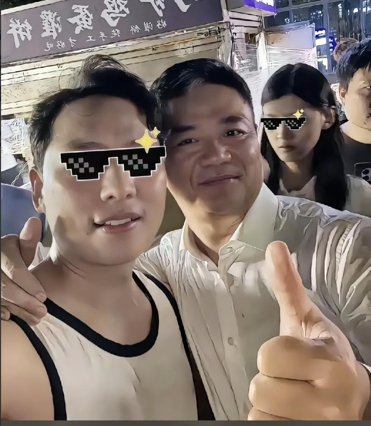就知道，事情没这么简单刘强东选择去地摊撸串，其实是因为一个男人，无论多么