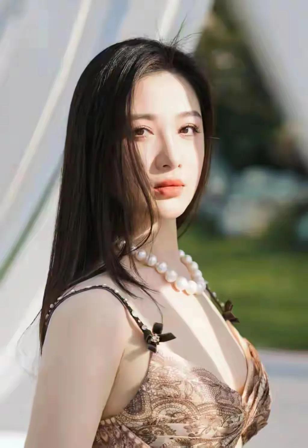 请问什么样的女人算得上是美女国色天姿美女照精致女人标准本图片为美女