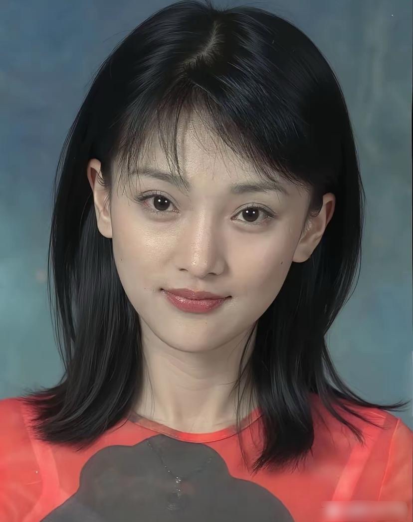 人还是得年轻啊！这个时候的周迅多漂亮啊！我是真不敢信这是早期的周迅？，我一直觉