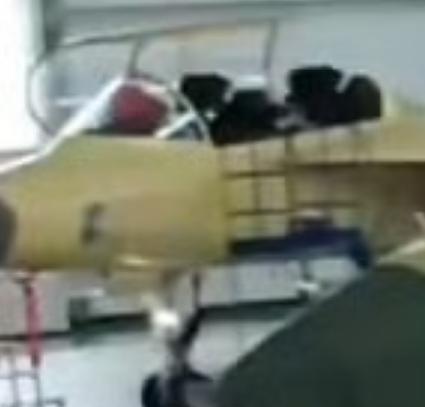 【超级小黄蜂】海军航空兵舰载教练机大概就是这样吧，在教-10基础上改进的，双轮前