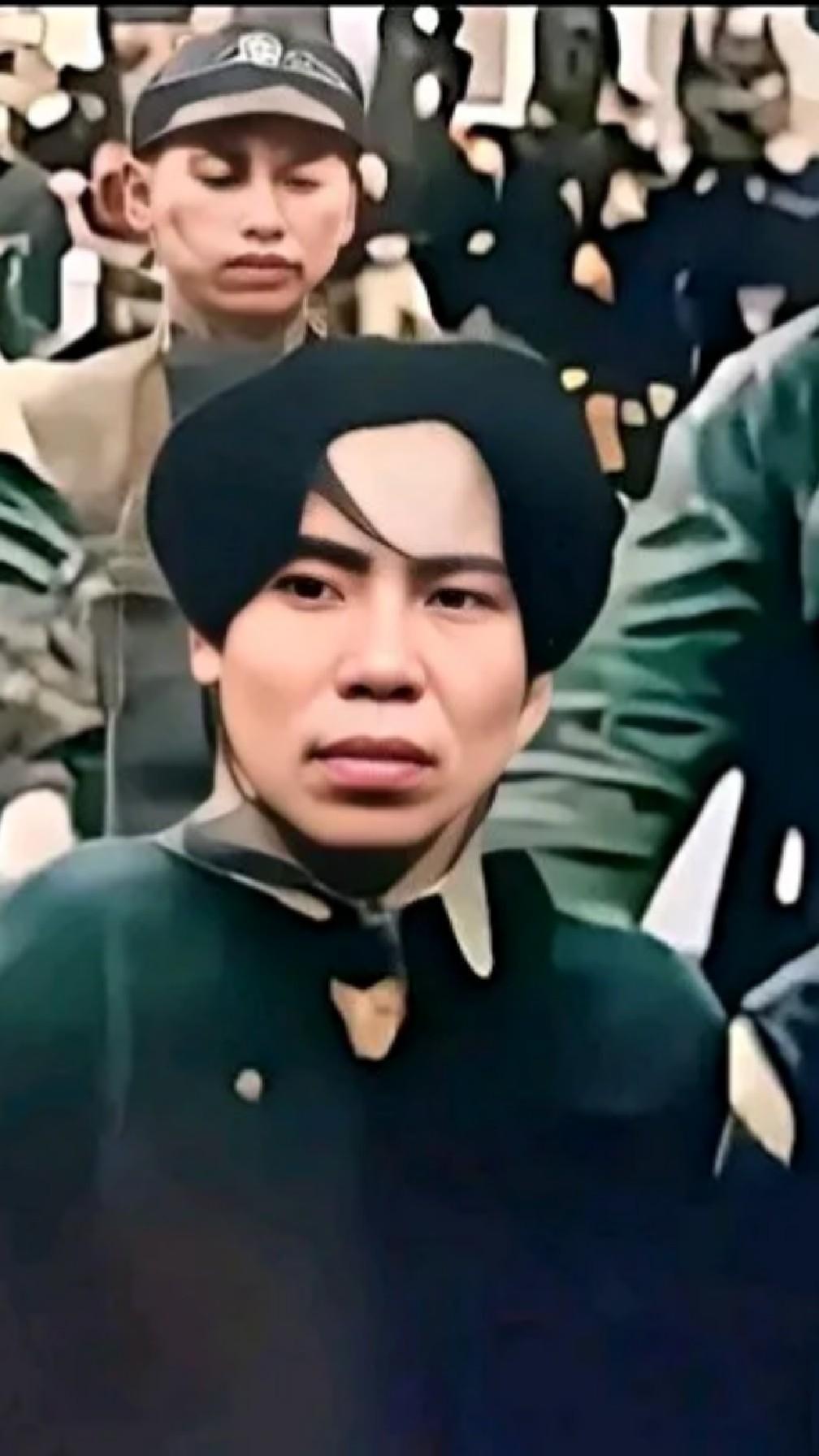 1951年1月，戴笠的儿子戴善武被捆绑起来，跪在地上，即将接受死刑。行刑时，他年