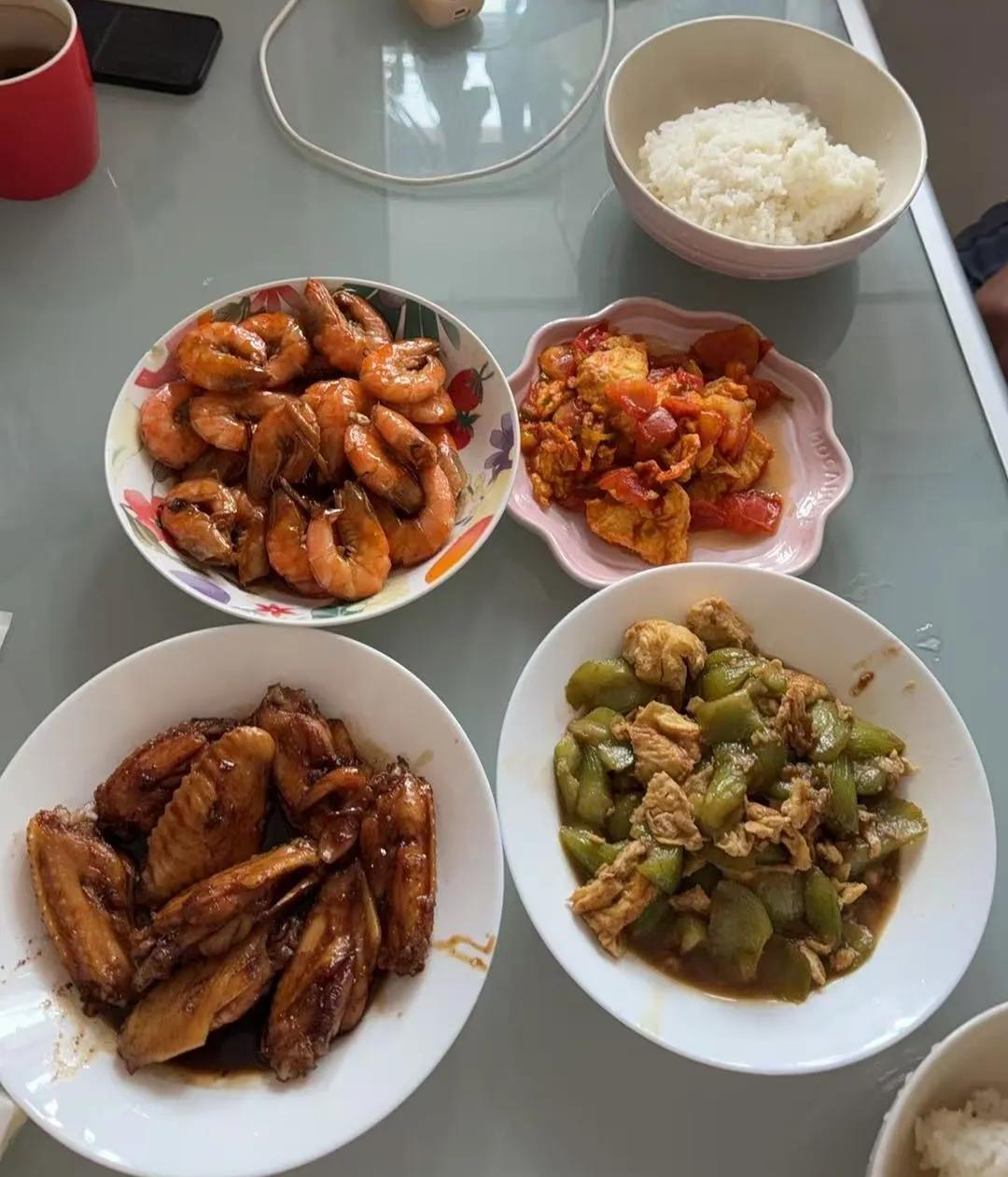 有的孩子生来是讨债的，有的孩子生来是为了给父母报恩的。很庆幸我的孩子们属于后者。