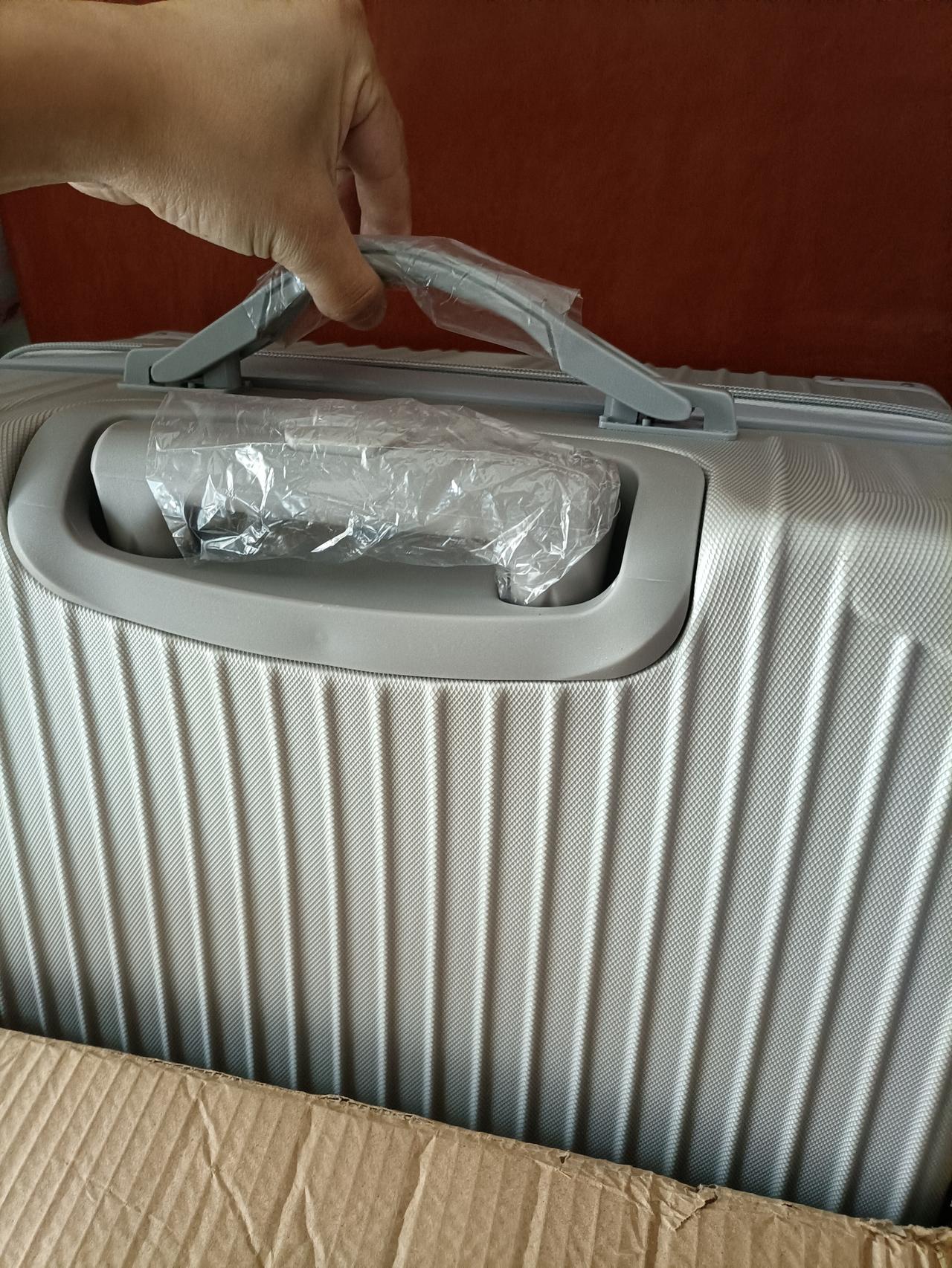 创业，真不是件容易的事。准备辞职开个门店，预计了几天终究是放弃了，好多人劝我现