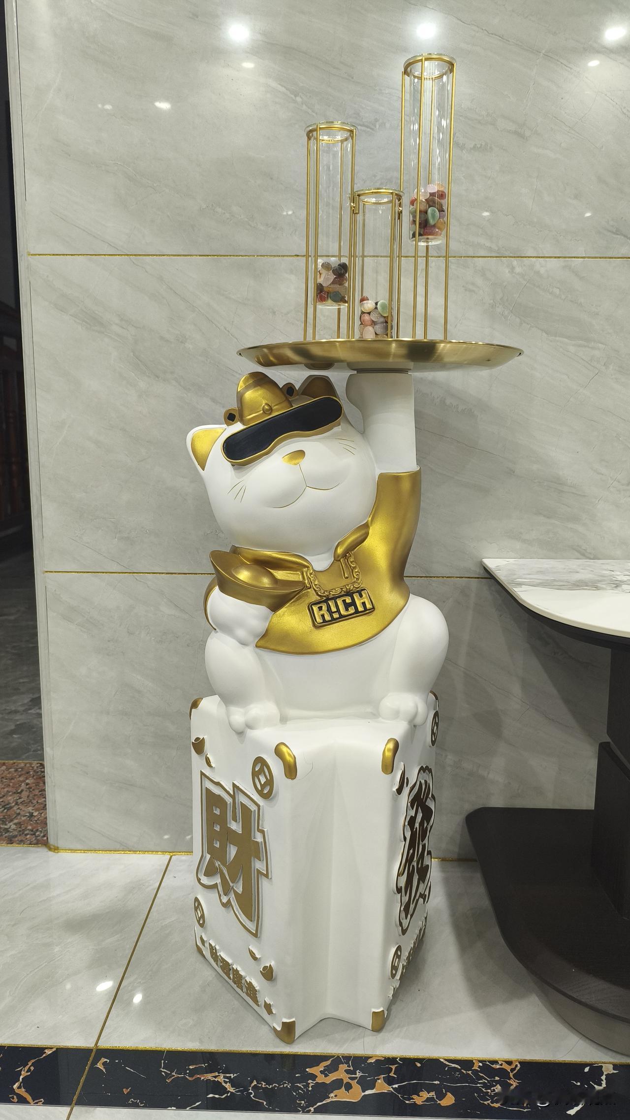 金价平稳时，世界是风平浪静的。有人已悄悄抢占时代红利，后知后觉的人只能追高