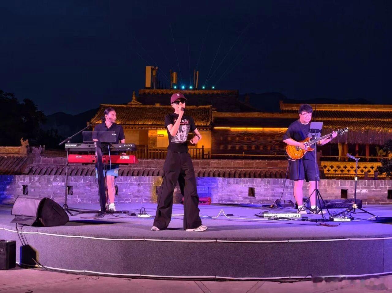 晋中市介休市张壁古堡景区推出的“夜游张壁”玩法新颖，有点意思。