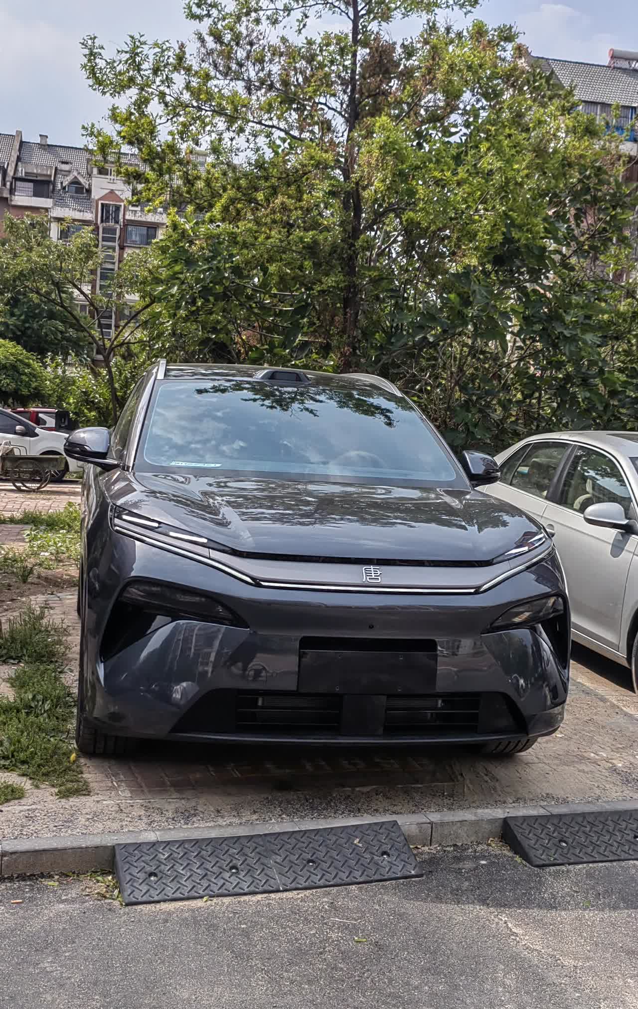 唐L的5种锁车方法1.钥匙锁车2.微动开关锁车3.NFC锁车4.