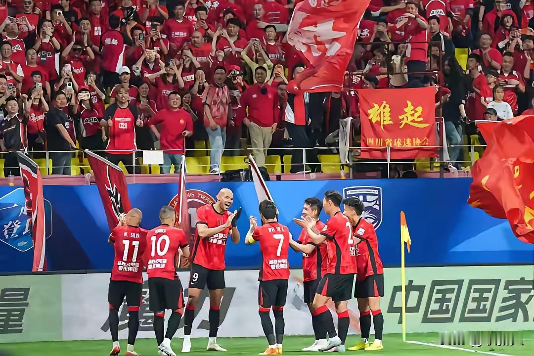 成都蓉城周末北上挑战国安，悬念重生：1.这是本赛季蓉城首次远征找豪门试金，在